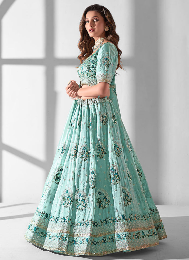 Buy Indian Lehenga In USA, UK, Canada, Germany, Australia With Free Shipping.
