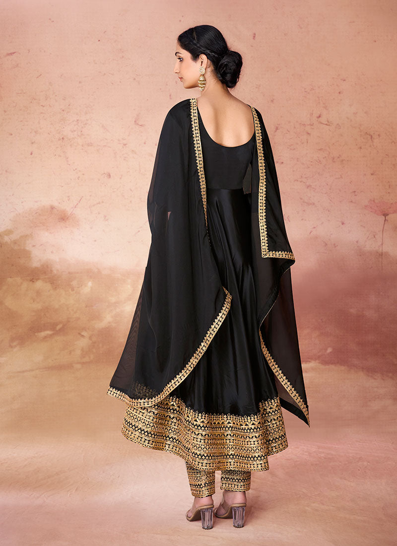 Buy Indian Outfit In USA, UK, Canada, Germany, Australia, Singapore, France With Free Shipping.