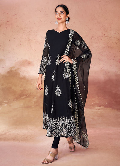Buy Indian Outfit In USA, UK, Canada, Germany, Australia, Singapore, France With Free Shipping.