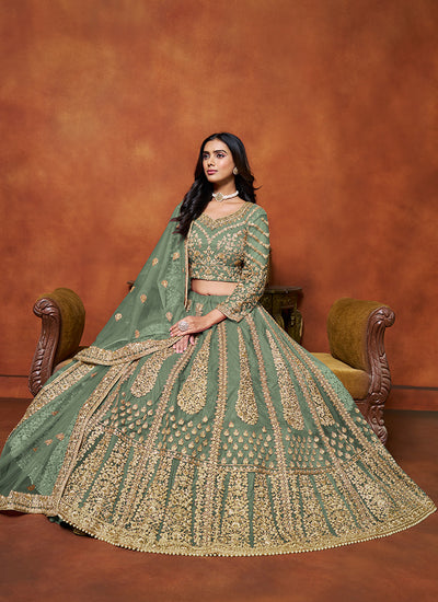 Shop lehengas online in USA. Choose from the wide range of Indian bridal lehengas from different colors, prints, designs & patterns.