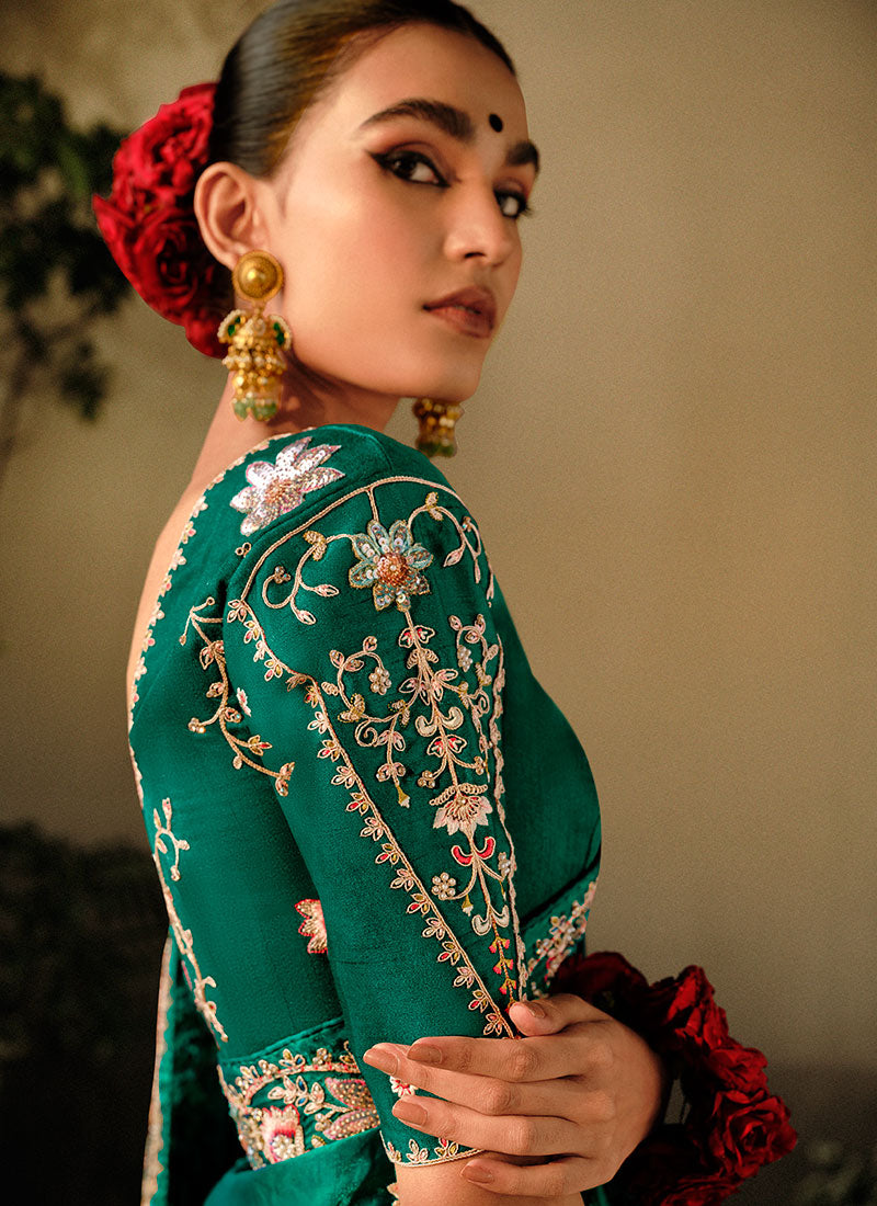 Shop Indian Saree In USA, UK, Canada, France, Germany, Austria, Dubai, Egypt, Netherland, Singapore With Free International Shipping Worldwide.
