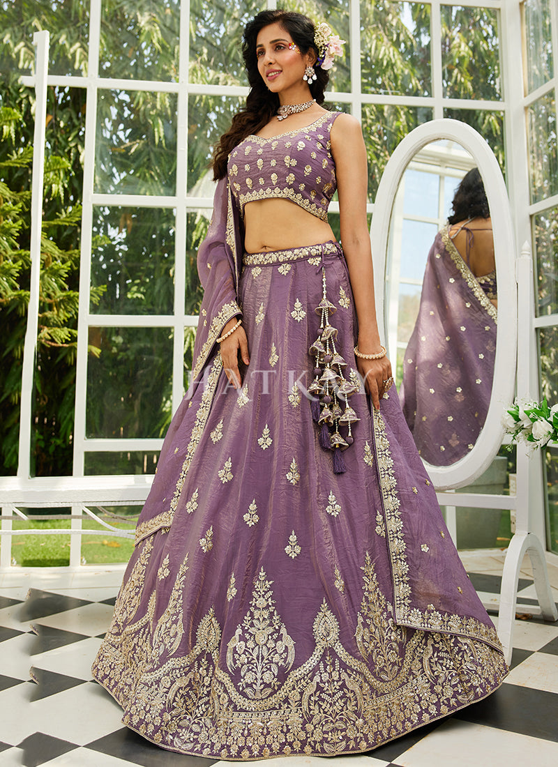 Buy Indian Lehenga In USA, UK, Canada, Germany, Australia With Free Shipping.
