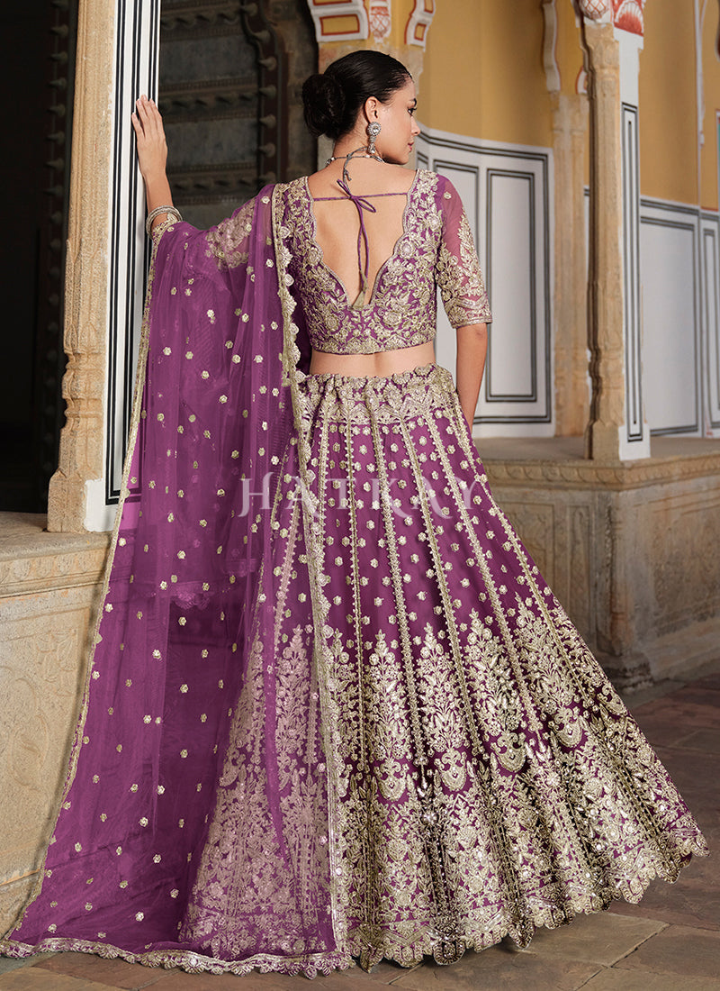 Shop wedding lehenga choli online at Hatkay. Get the latest reception lehenga for wedding with different styles options.
