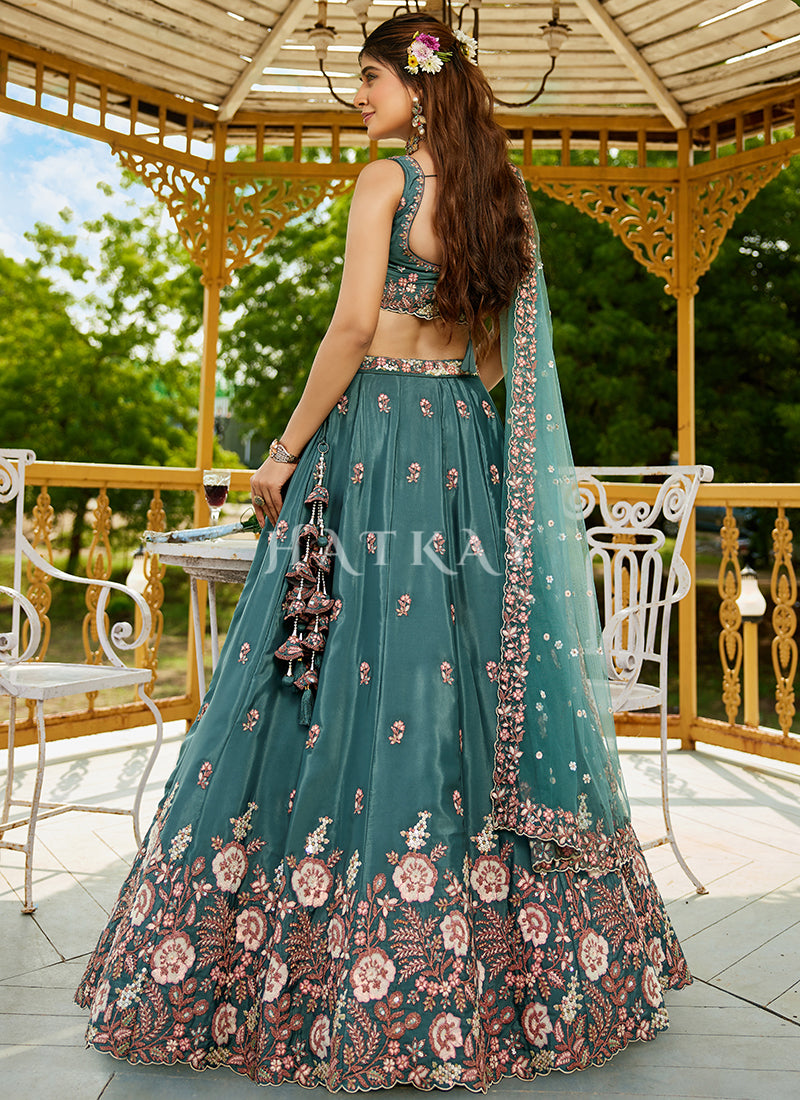 Buy Indian Lehenga In USA, UK, Canada, Germany, Australia With Free Shipping.