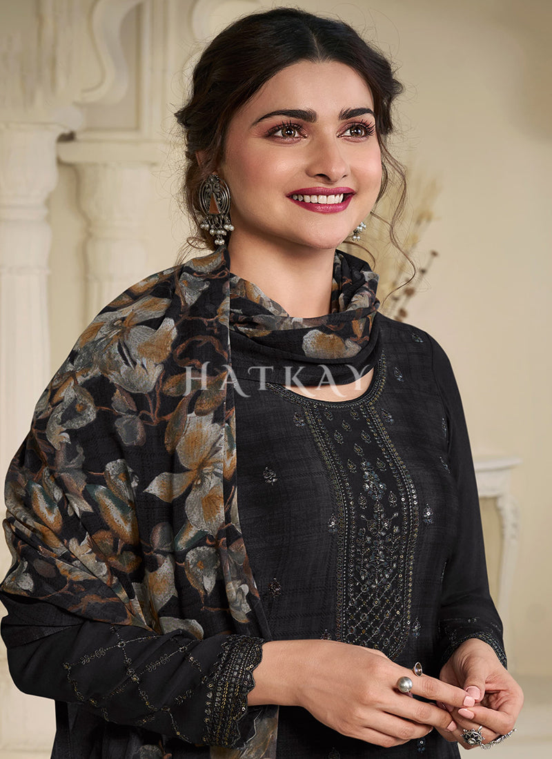 Buy Pakistani Style Suit