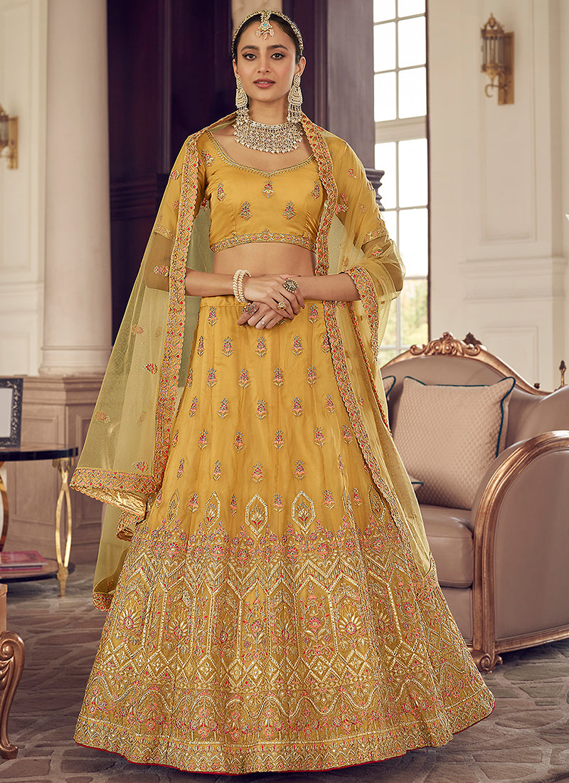 Shop Latest Bollywood Lehenga Online Free Shipping In USA, UK, Canada, Germany, Mauritius, Singapore With Free Shipping Worldwide.