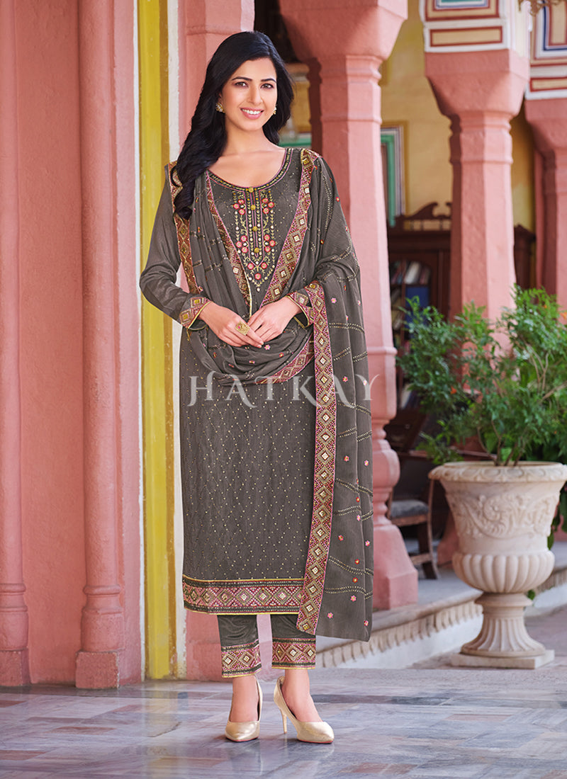 Salwar kameez In Lowa