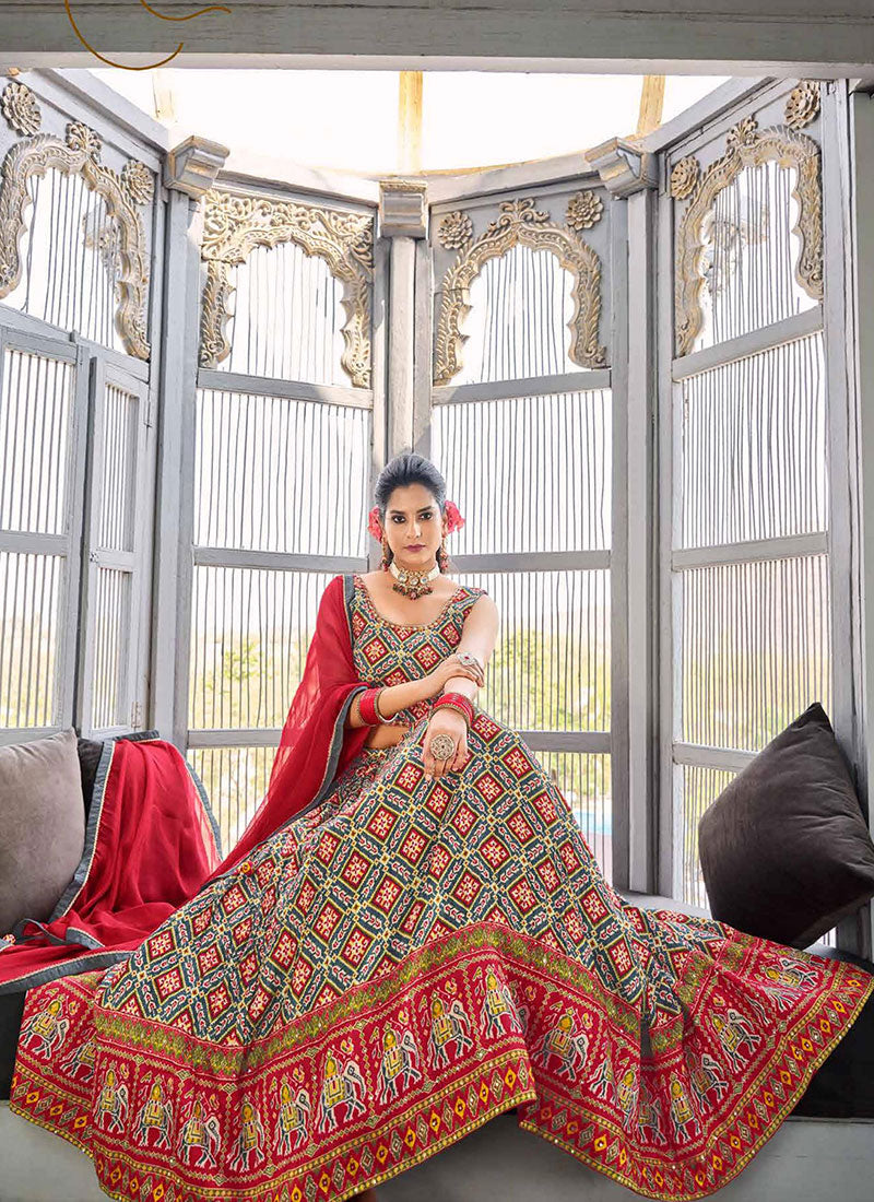 Shop Lehengas In USA, UK, Canada, Australia With Free International Shipping Worldwide.