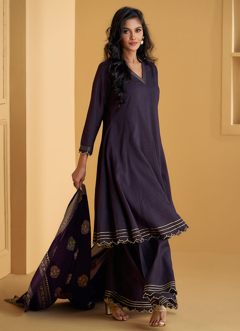 Shop Traditional Dresses In USA, Canada With Free International Shipping.
