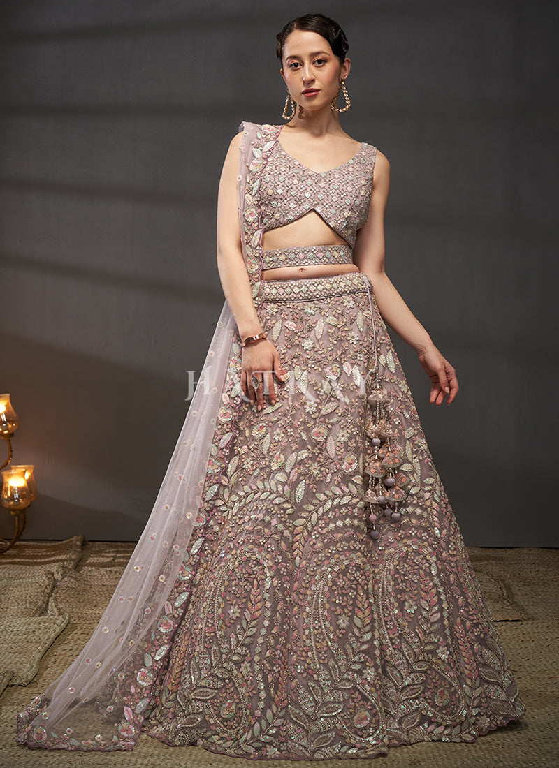 Buy Indian Lehenga In USA, UK, Canada, Germany, Australia With Free Shipping.