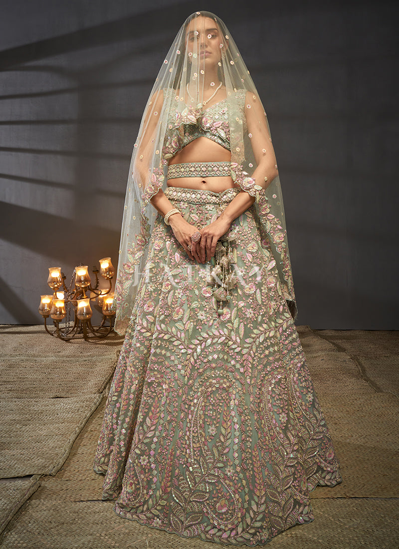 Buy Indian Lehenga In USA, UK, Canada, Germany, Australia With Free Shipping.