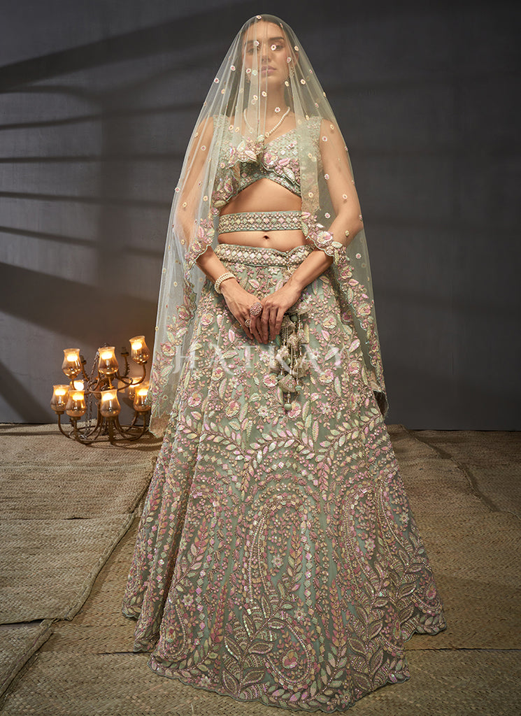 Buy Indian Lehenga In USA, UK, Canada, Germany, Australia With Free Shipping.