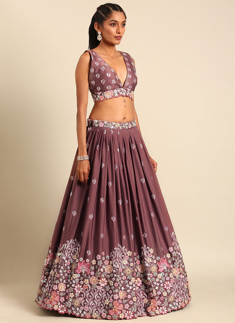 Buy Indian Lehenga In USA, UK, Canada, Germany, Australia With Free Shipping.