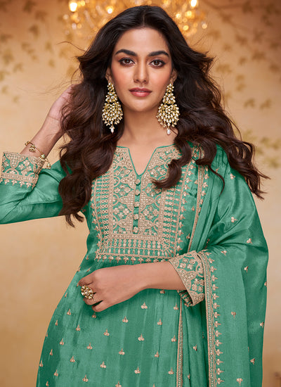 Mehendi Outfits