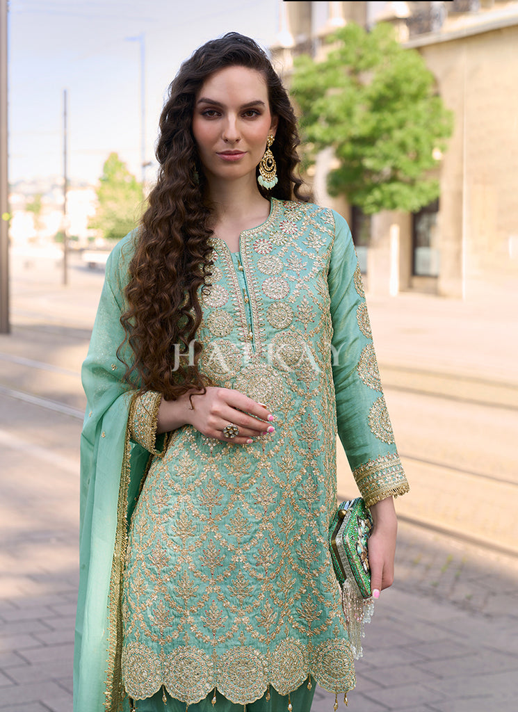Buy Mehendi Outfits 
