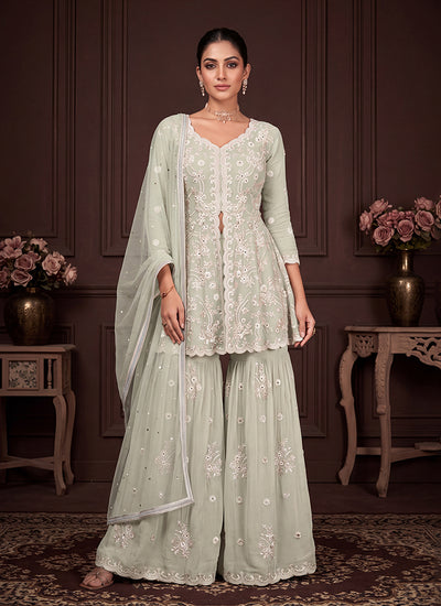 Mehendi Outfits
