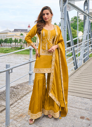 Mehendi Outfits