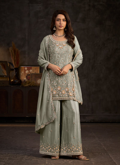 Mehendi Outfits