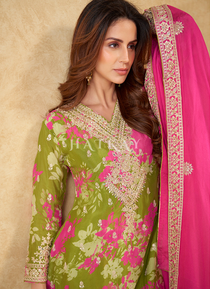 Buy Mehendi Outfit In USA