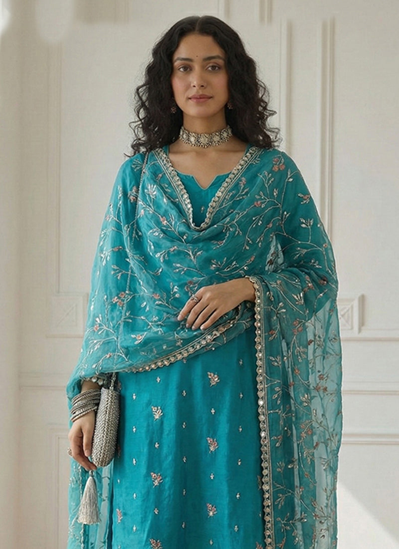 Buy Pakistani Suit In UK