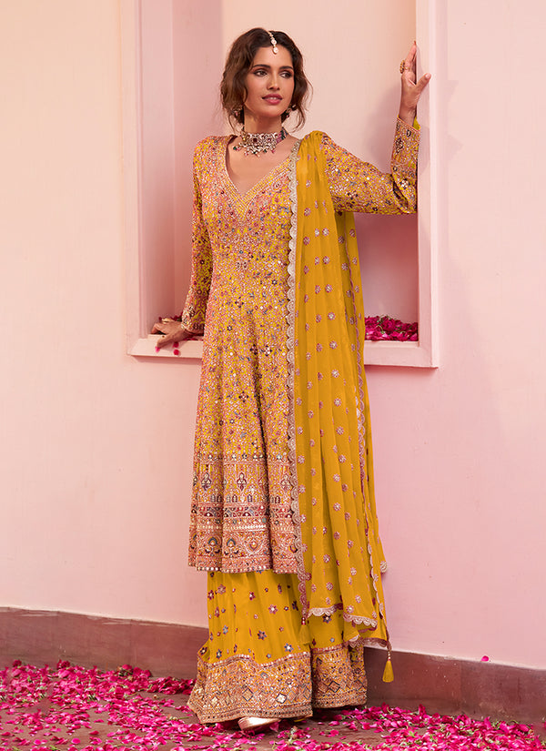 Mehendi Outfits