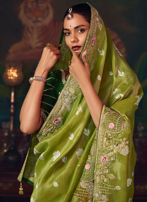Buy Indian Sarees Online | Hatkay