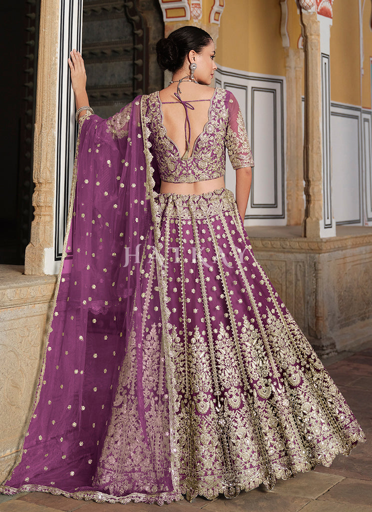 Shop wedding lehenga choli online at Hatkay. Get the latest reception lehenga for wedding with different styles options.