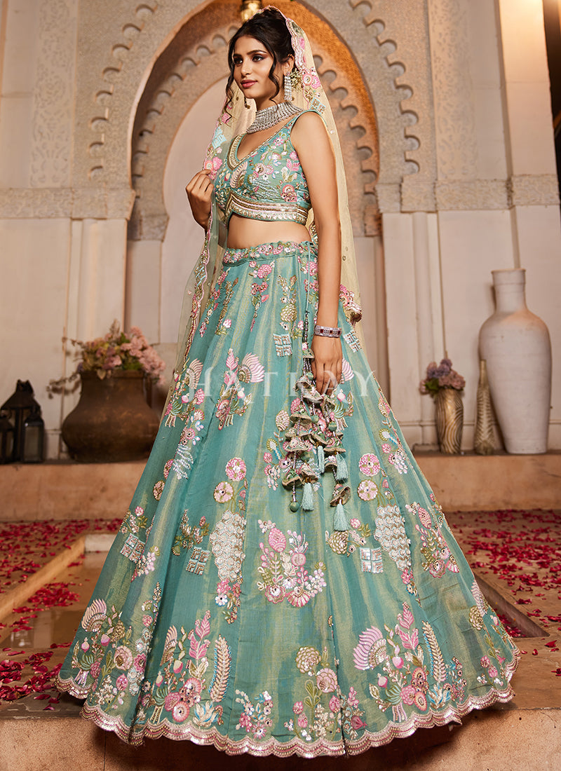 Buy Indian Lehenga In USA, UK, Canada, Germany, Australia With Free Shipping.