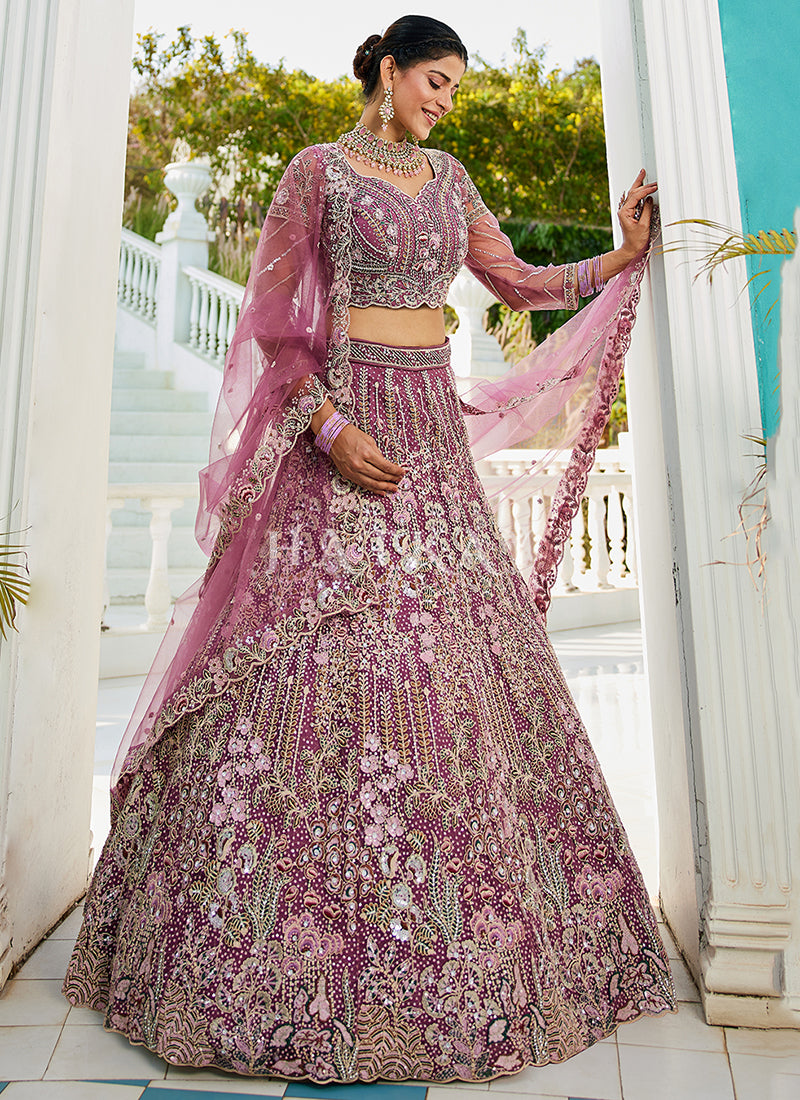 Buy Indian Lehenga In USA, UK, Canada, Germany, Australia With Free Shipping.