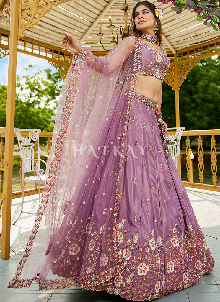 Buy Indian Lehenga In USA, UK, Canada, Germany, Australia With Free Shipping.