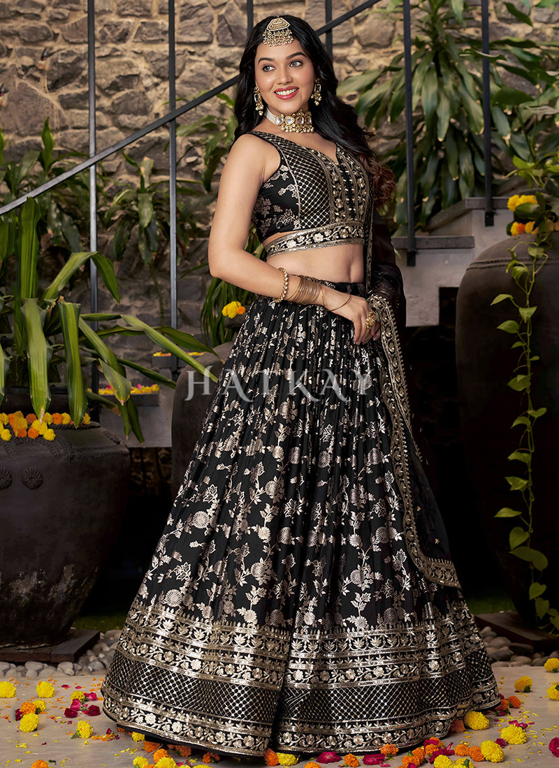 Buy Indian Lehenga In USA, UK, Canada, Germany, Australia With Free Shipping.
