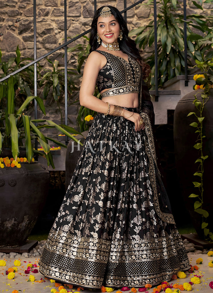 Buy Indian Lehenga In USA, UK, Canada, Germany, Australia With Free Shipping.