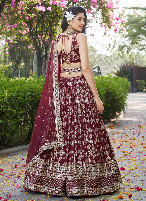Buy Indian Lehenga In USA, UK, Canada, Germany, Australia With Free Shipping.