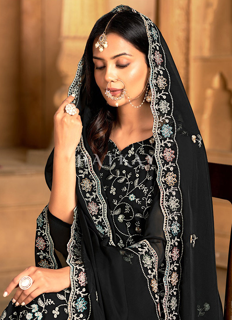 Buy Pakistani Suit
