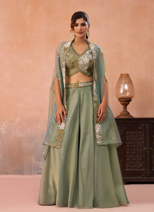 Mehendi Outfits