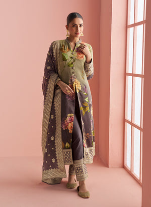 Mehendi Outfits