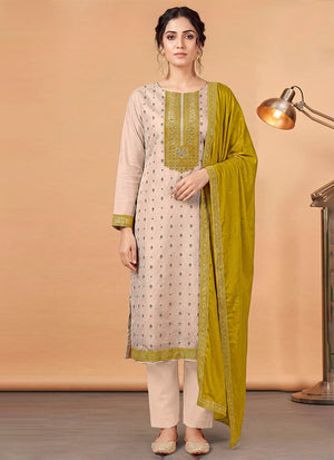 Mehendi Outfits