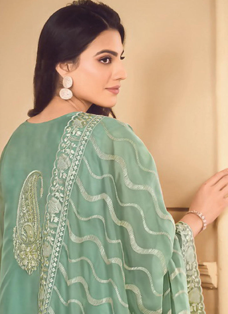 Shop Latest Pakistani Suit