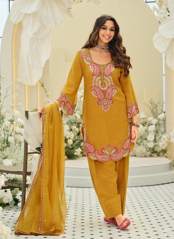 Mehendi Outfits