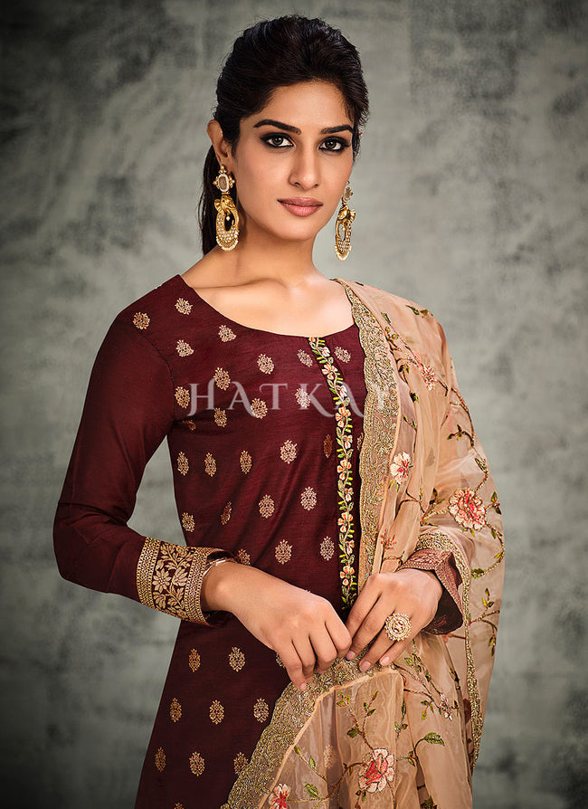 Maroon and gold pakistani on sale dress