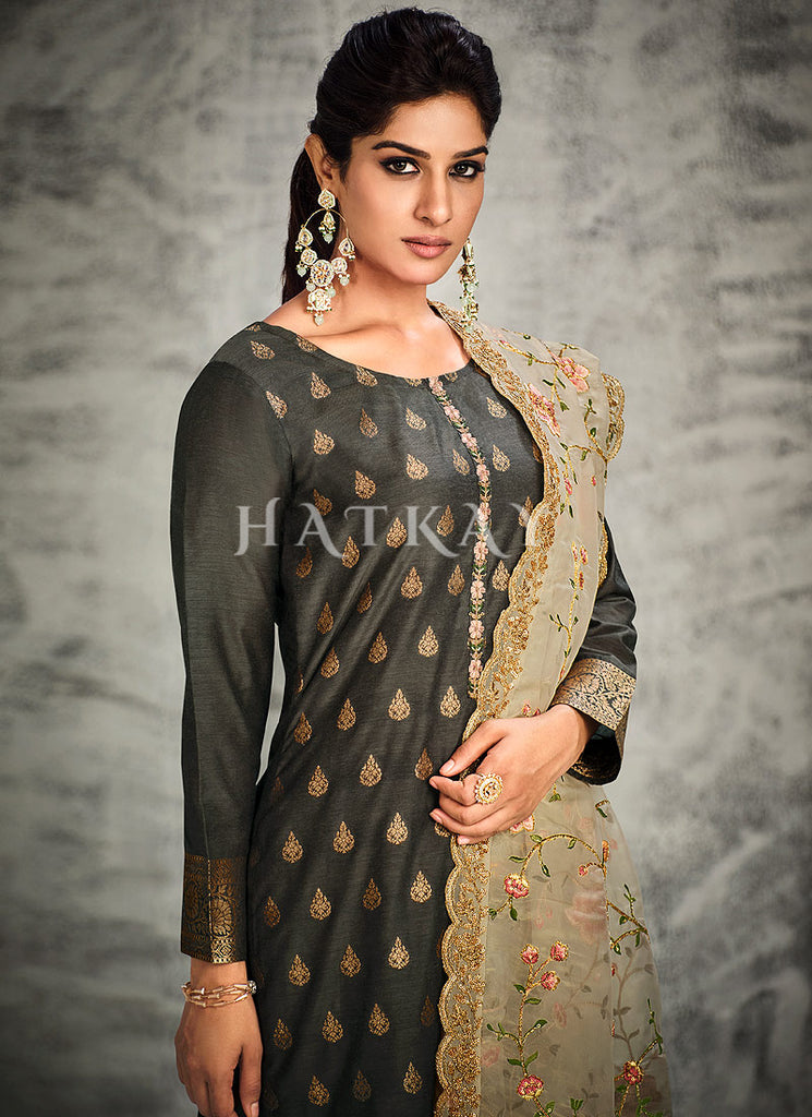 Buy Pakistani Suit In USA UK Canada