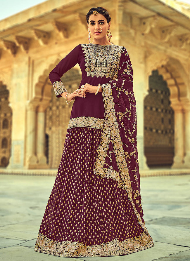 Stunning Reception Lehengas In Gold That Wowed Us! | Latest bridal lehenga,  Indian bridal dress, Lehenga color combinations