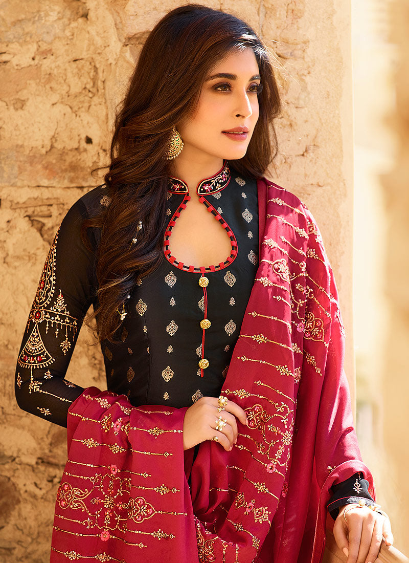 Embroidered Pant Suit