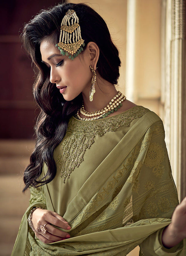 Finding the Perfect Hairstyle to Complement an Anarkali Outfit